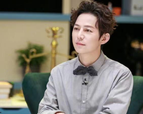 何炅吴磊爆料视频大全集,娱乐圈幕后故事全收录